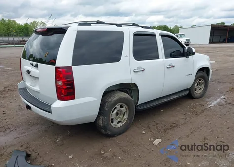 2008 Chevrolet Tahoe Ltz z USA, uszkodzony, nr VIN 1GNFC13J28R274472